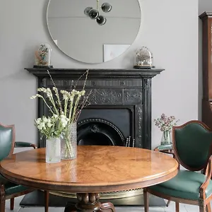 https://pembroke-hall.dublin-hotelsweb.com
